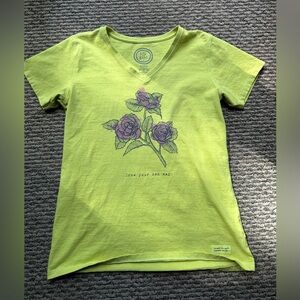 Life is Good women’s Classic fit V-neck shirt green purple flowers| Size Small
